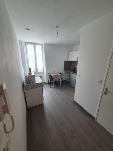 Appartement en Location à St-maximin-la-ste-baume / 1 pièce 22m2