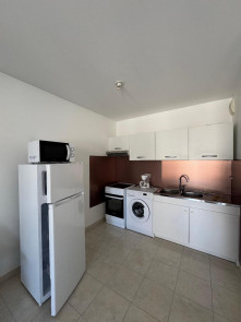 Appartement en Location à St-maximin-la-ste-baume / 1 pièce