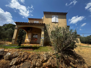Maison en Location à Seillons-source-d-argens / 5 pièces 111m2