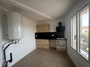 Appartement en Location à Pourrieres / 2 pièces 46m2