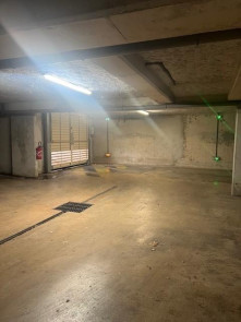 Garage / box en Location à Brignoles /  pièce