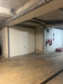 Garage / box en Location à Brignoles /  pièce