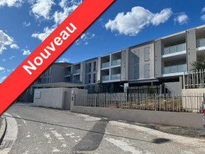 Parking en Location à Brignoles /  pièce