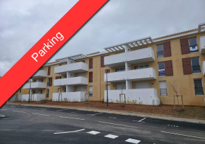 Parking en Location à Brignoles /  pièce