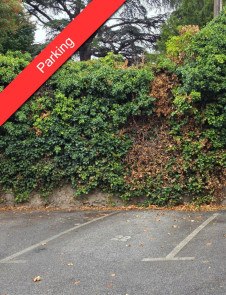 Parking en Location à Brignoles /  pièce